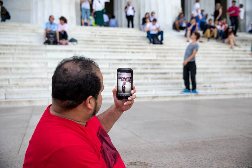 Photo: Closer, Sean Smuda, courtesy of the artist
